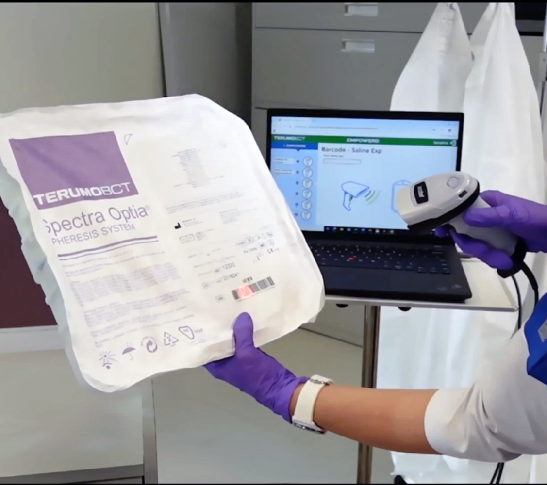 Operator scanning Spectra Optia set 